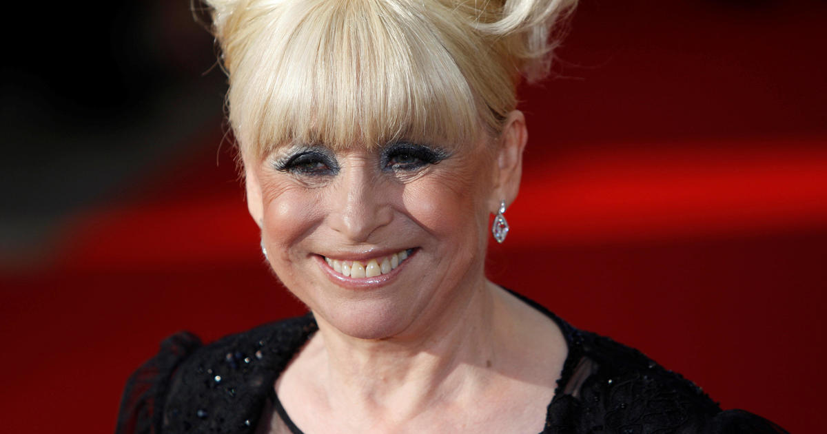 “EastEnders” star Barbara Windsor dies at 83