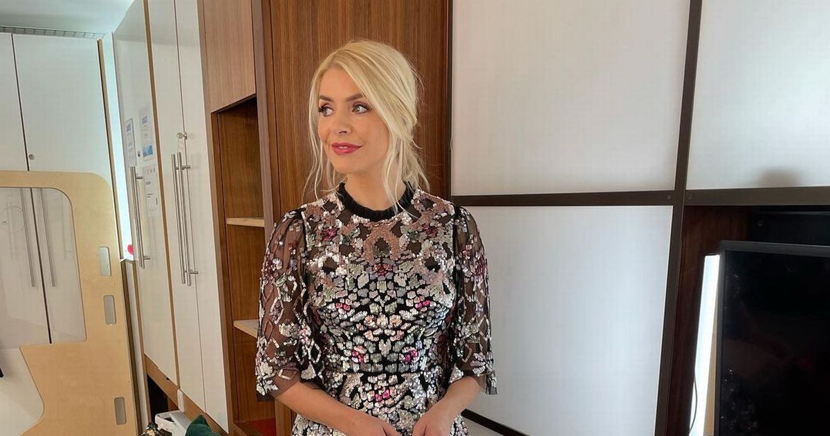 Holly Willoughby wows fans with £1k sparkly Christmas outfit on This Morning