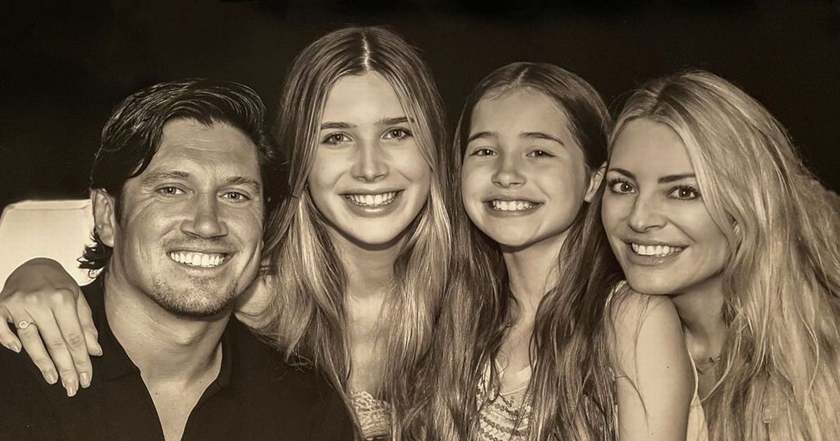 I’m A Celebrity star Vernon Kay’s daughters bake him cookies as he heads home