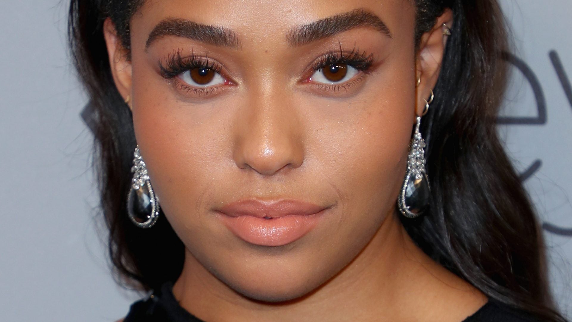 Jordyn Woods Shows Off Her Symmetrical Face, And Fans Are Stunned – Check Out Her Video