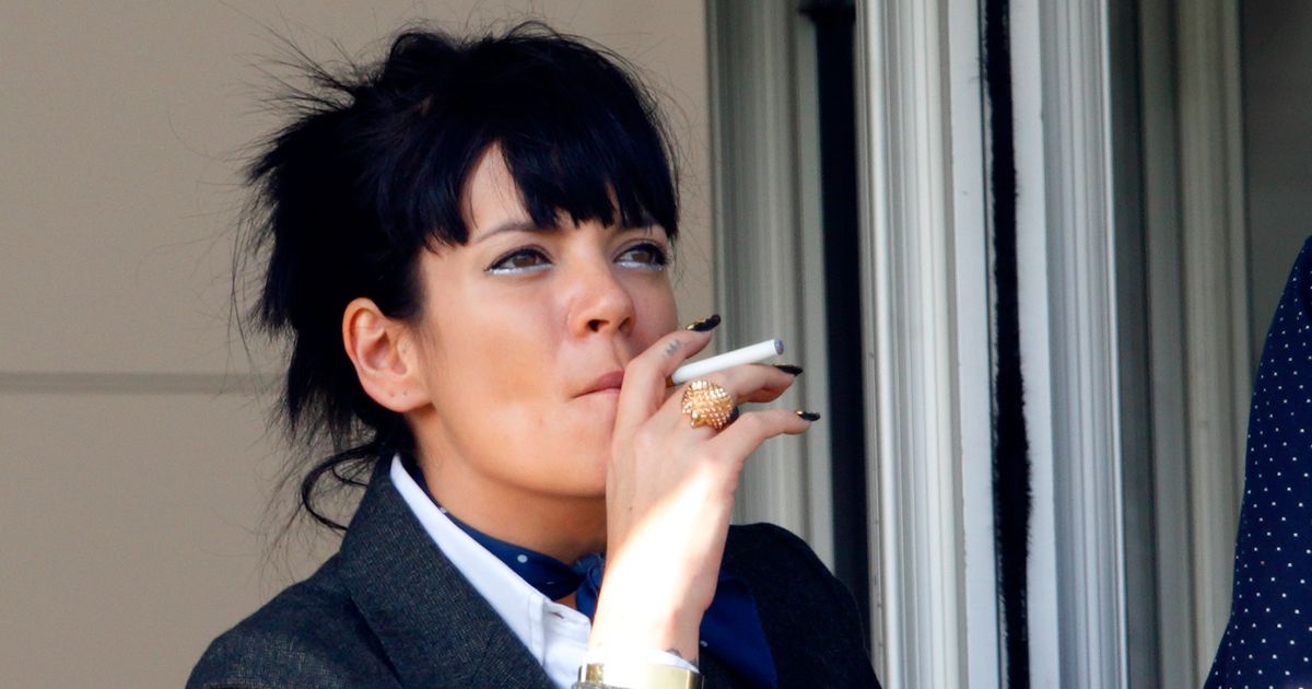 Lily Allen celebrates one month smoke-free after vowing to stub out cigarettes