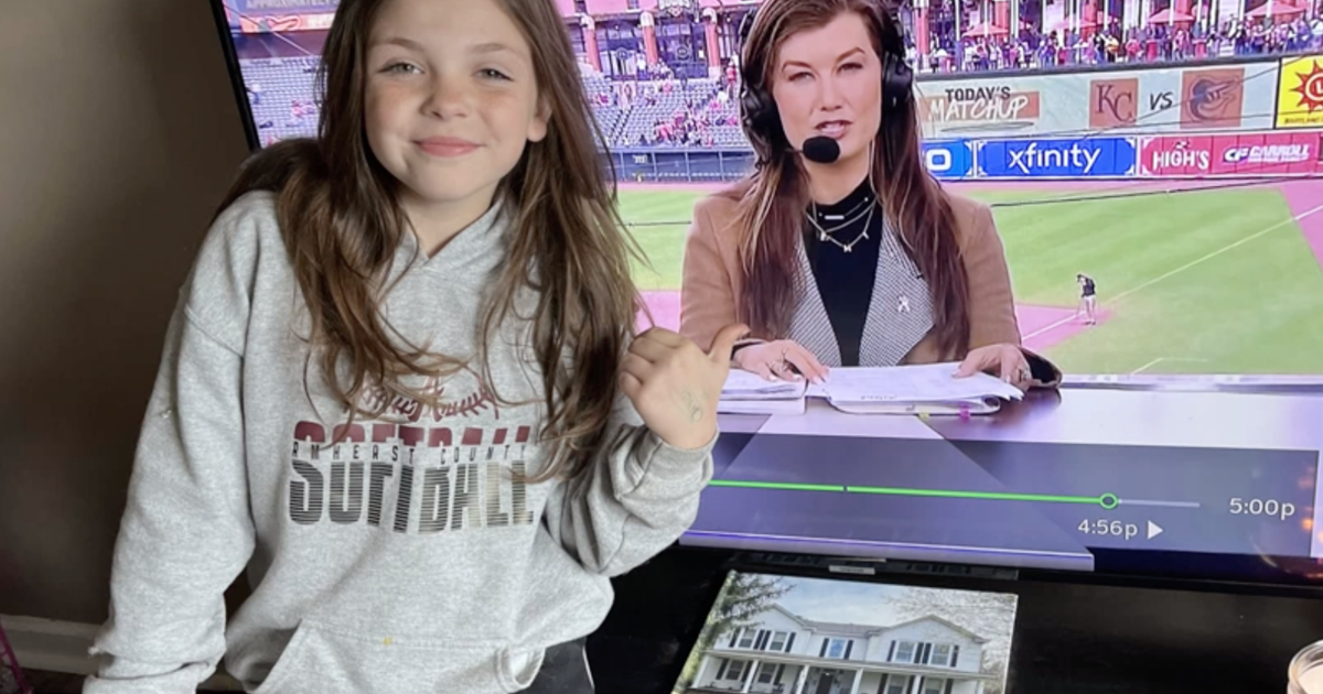 Trailblazing play-by-play announcer shows representation matters to girls