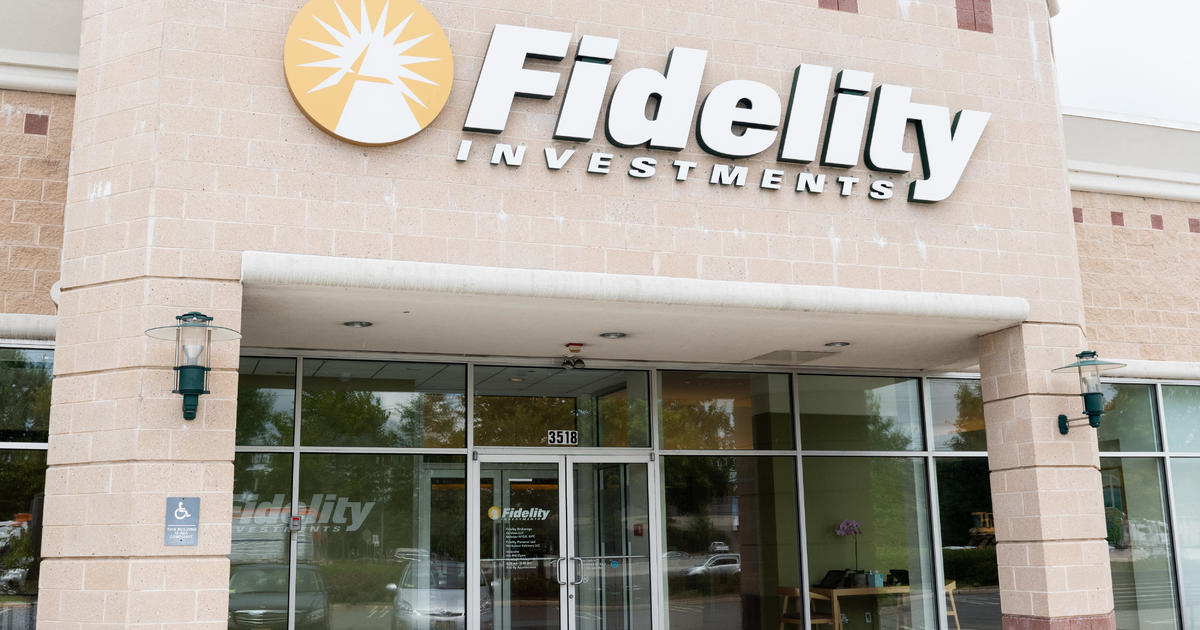 Fidelity to let 401(k) customers add bitcoin to their accounts