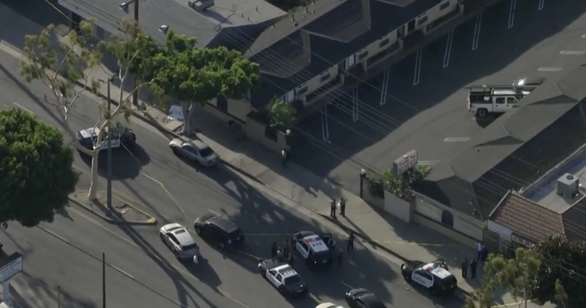 2 police officers shot and killed in Los Angeles County