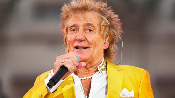 Rod Stewart hits back at Elvis Costello after he slammed Jubilee performance