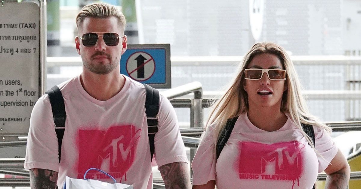 Katie Price and Carl Woods wear matching pink T-shirts as they touch down in Thailand