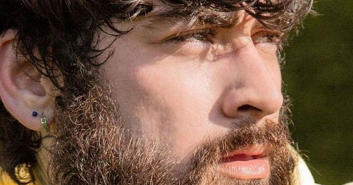 Zayn Malik unrecognisable as he shows off his curly locks and full beard