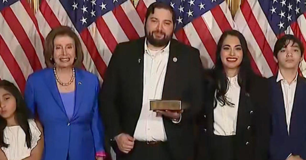 Mayra Flores becomes first Mexican-born woman to be sworn into Congress