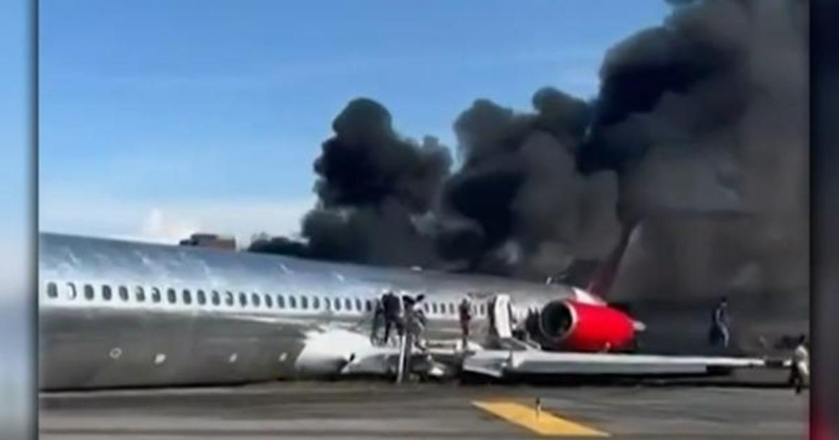 Officials investigating Miami plane fire