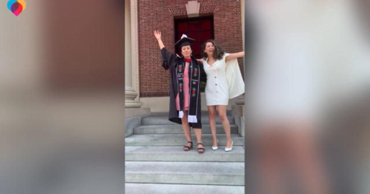 Harvard graduate celebrates immigrant mom for her sacrifices on graduation day