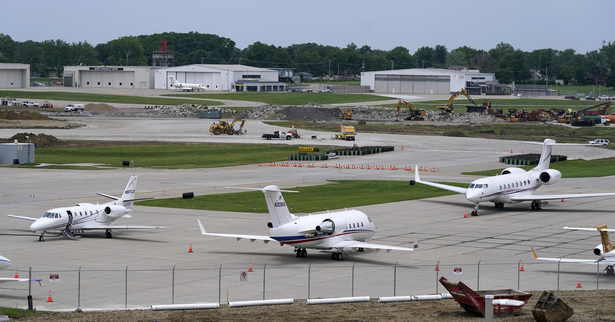 Airlines blame FAA for flight delays as July 4th nears