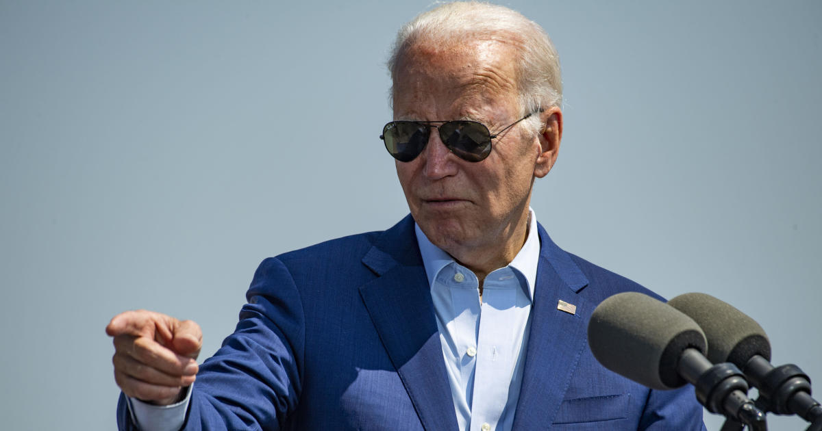 Biden tests positive for COVID-19 and has “very mild symptoms,” White House says