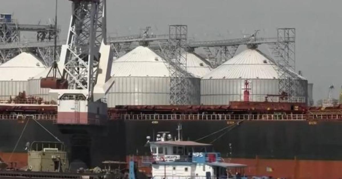 Russia to slash natural gas exports to Europe as Ukrainian grain exports get ready to resume