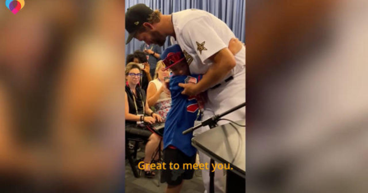 Boy meets baseball star to fulfill his late grandpa’s dream