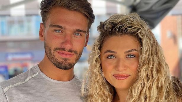 Love Island fans are desperate to see Jacques O'Neill and Antigoni Buxton get together, after the pair reunited and spent an afternoon enjoying lunch with their mums