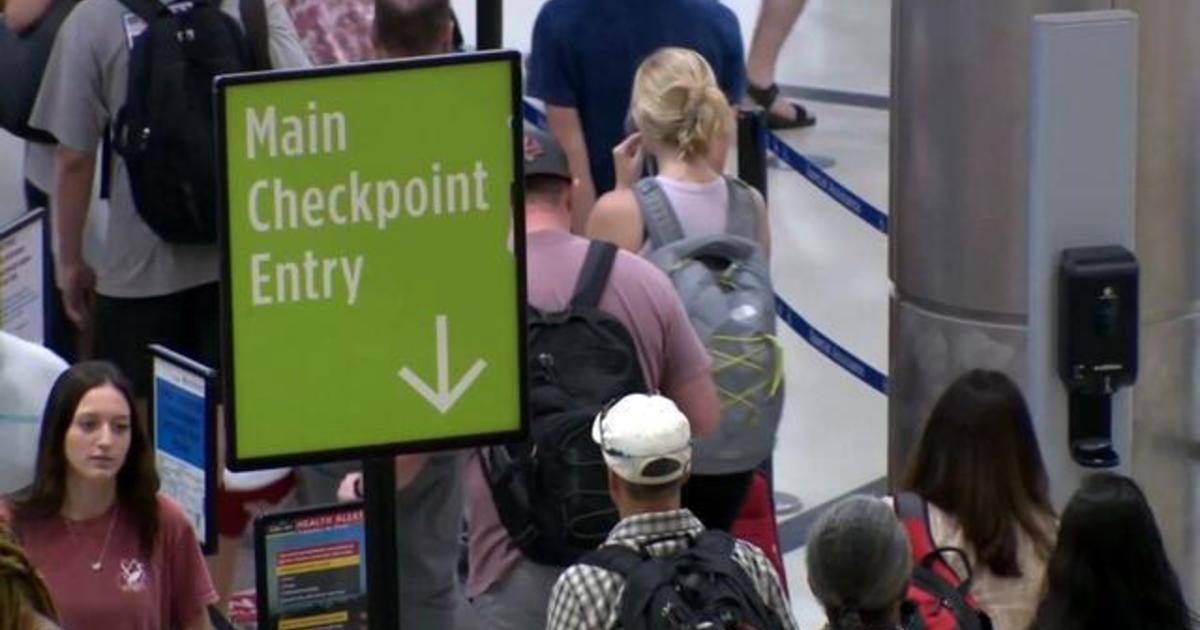 Travel woes mount for July Fourth holiday as thousands of flights are canceled or delayed