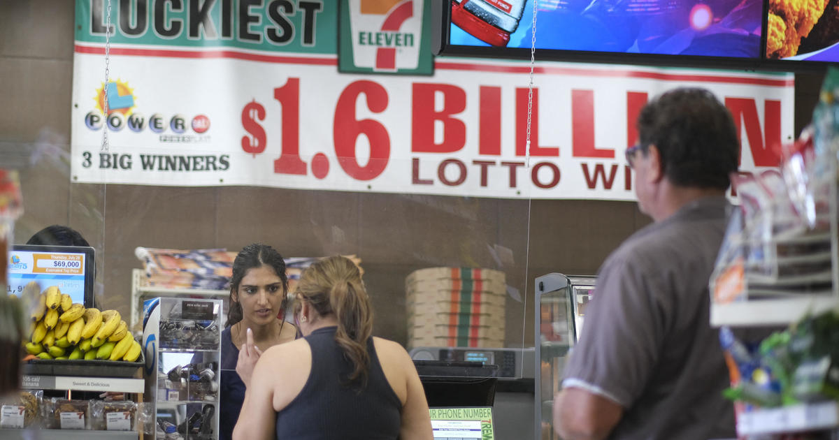 Mega Millions $1.28B jackpot lures hopefuls to “lucky” California store