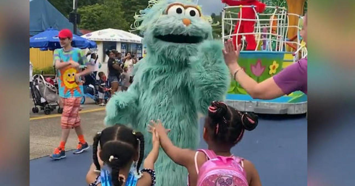 Family of girls in viral Sesame Place video speaks out