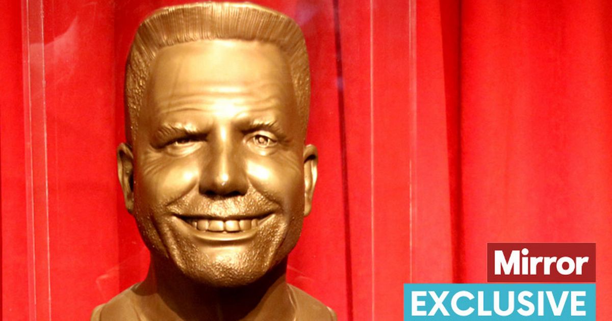 America’s Got Talent judge Simon Cowell destroys ‘hideous’ statue which left him ‘livid’