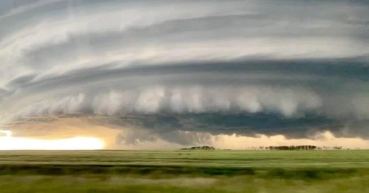 Massive storm cell in North Dakota caught on video