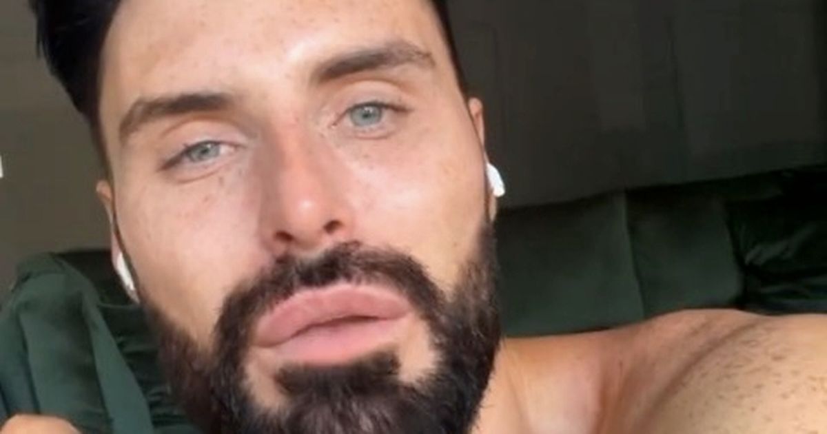 Rylan shares honest snap without makeup or filters as fans compliment barefaced look