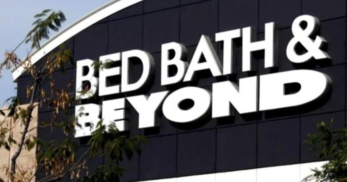 Bed Bath & Beyond stock plummets after “meme stock” trading fallout