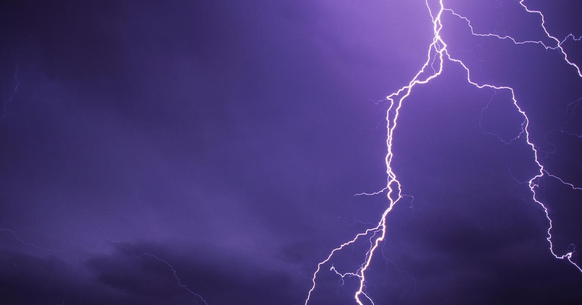 Lightning kills runner during mountain race, seriously injures another