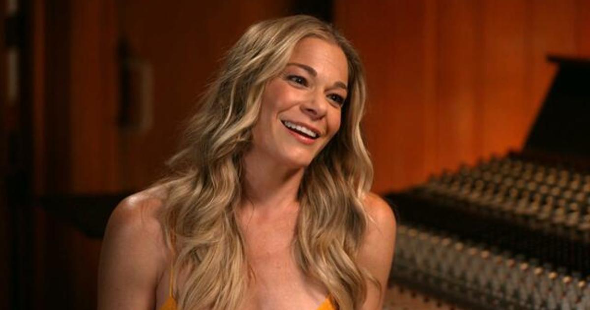 Grammy-winner LeAnn Rimes celebrates 25th anniversary of “Blue” with new tour and new album