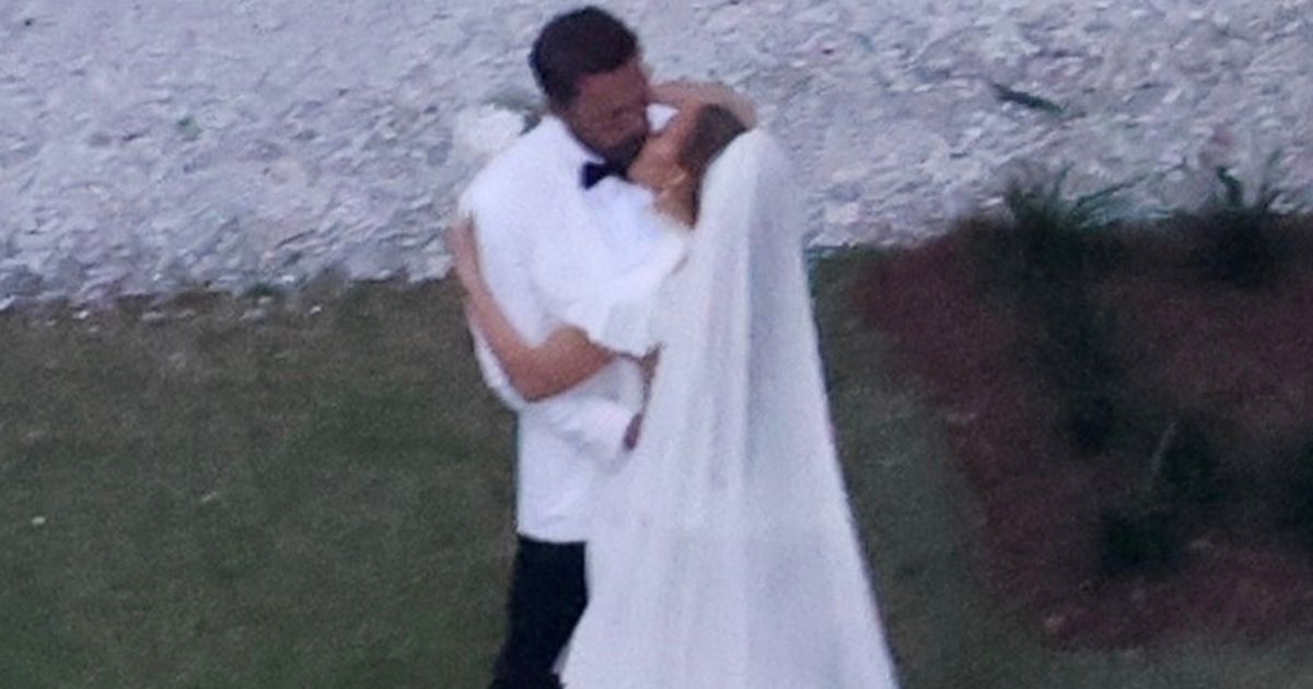 J Lo’s breathtaking wedding dress pictured as Ben Affleck weds star in jaw dropping bash