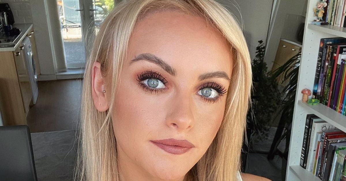 Coronation Street’s Katie McGlynn pleads for help as she shares her ‘big boobs struggle’