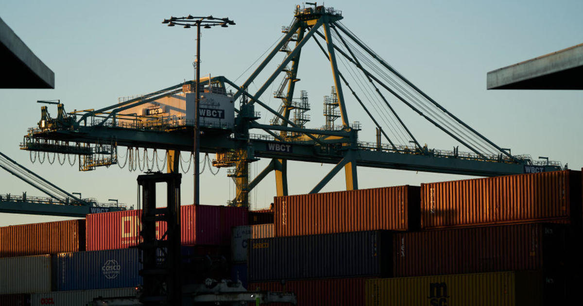 Cargo begins clogging Port of Los Angeles amid rail worker shortage