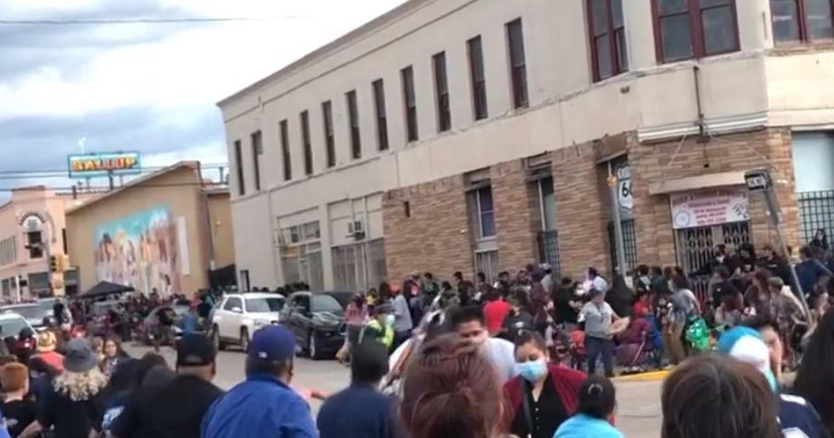 SUV drives into parade in New Mexico, injures several people