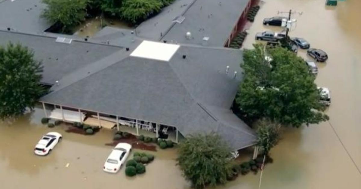 Mississippi flooding prompts rescues and evacuations